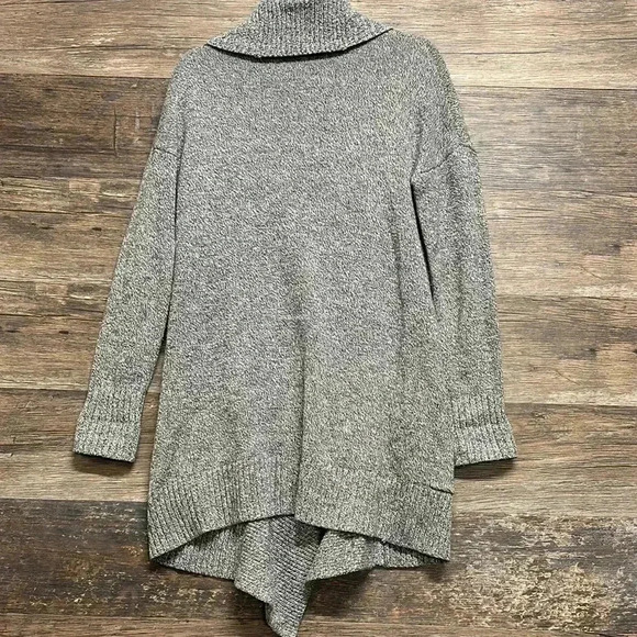Banana Republic Heavy Warm Gray Cardigan Womens Size Medium - Picture 4 of 4